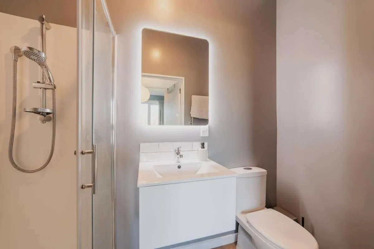 Somerfield Statement - Bold 3Br House On Barrington Christchurch