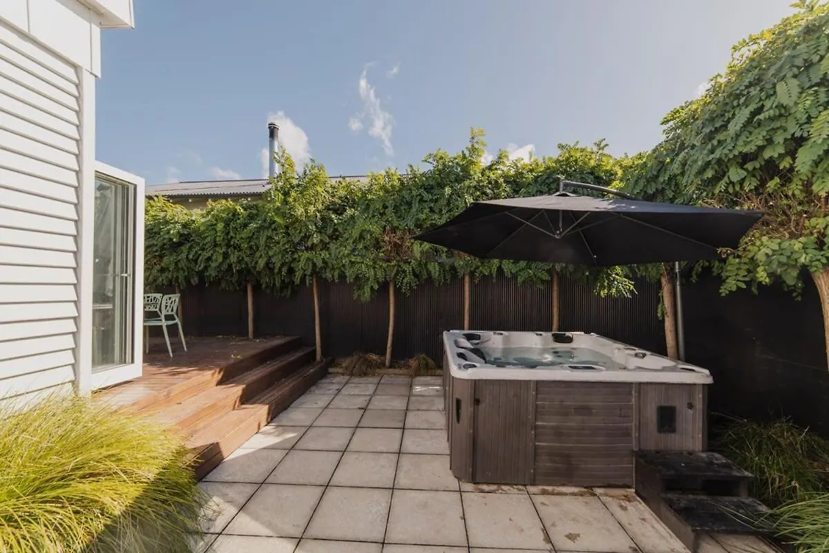 Holiday home Somerfield Statement - Bold 3Br House On Barrington Christchurch