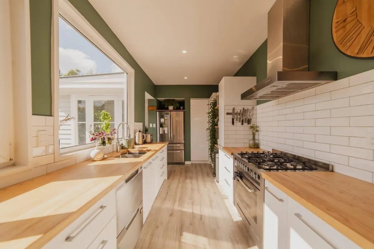 Somerfield Statement - Bold 3Br House On Barrington Christchurch