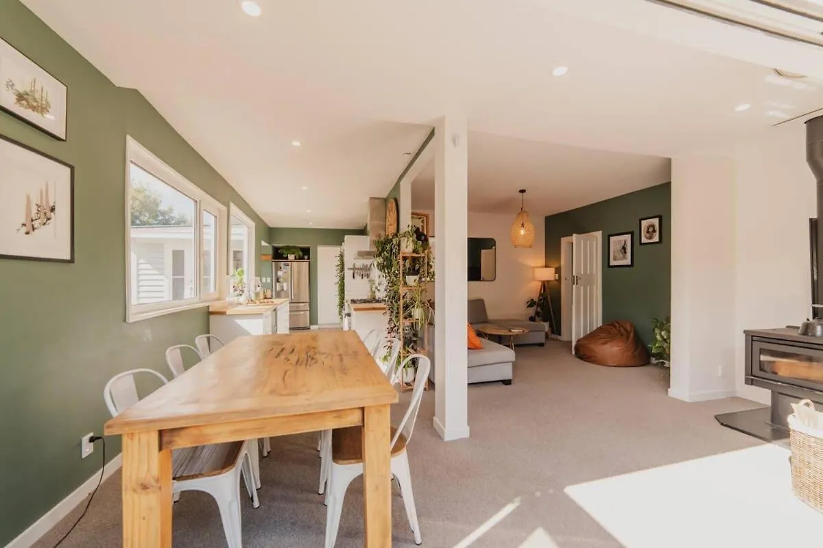 Somerfield Statement - Bold 3Br House On Barrington Christchurch 0*,