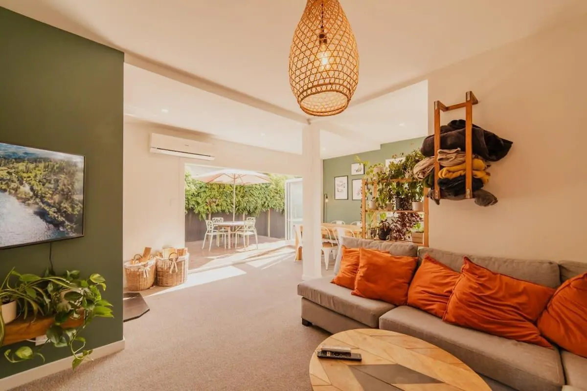 Somerfield Statement - Bold 3Br House On Barrington Christchurch